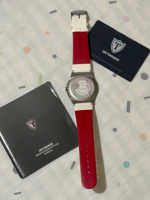 Продавам нов мъжки часовник DeTomaso Viareggio DT1049-B – Silver / White, пълен комплект