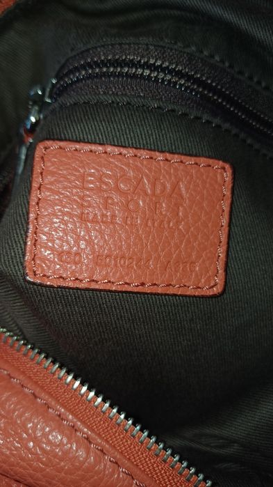 Escada sport чанта от естествена кожа