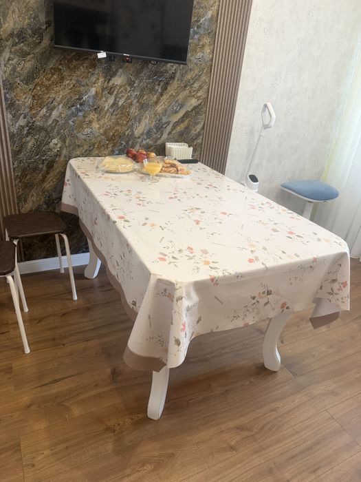 Продам кухонный стол