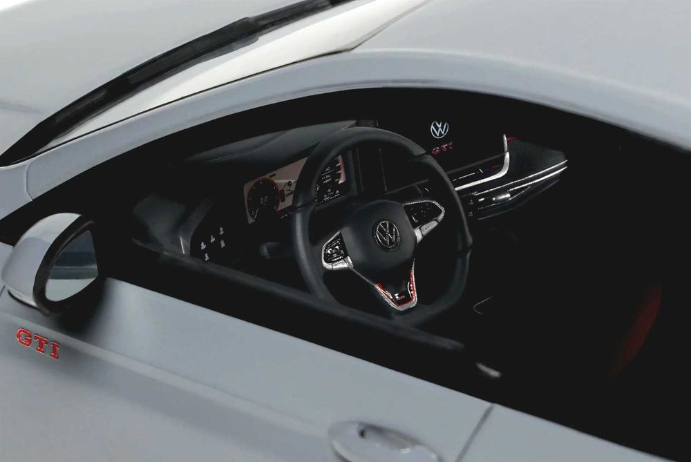 Machetă Volkswagen Golf GTI VIII Moonstone Grey 2024 1:18 Otto Models