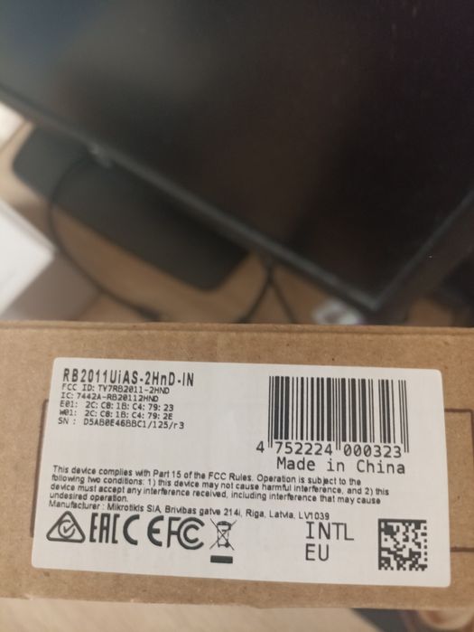 Продам роутер MikroTik RB2011