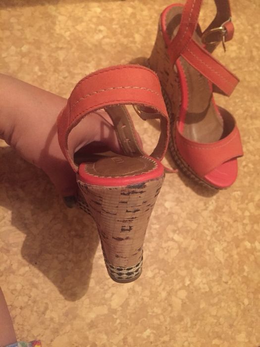 Продам босоножки Cravo Canela