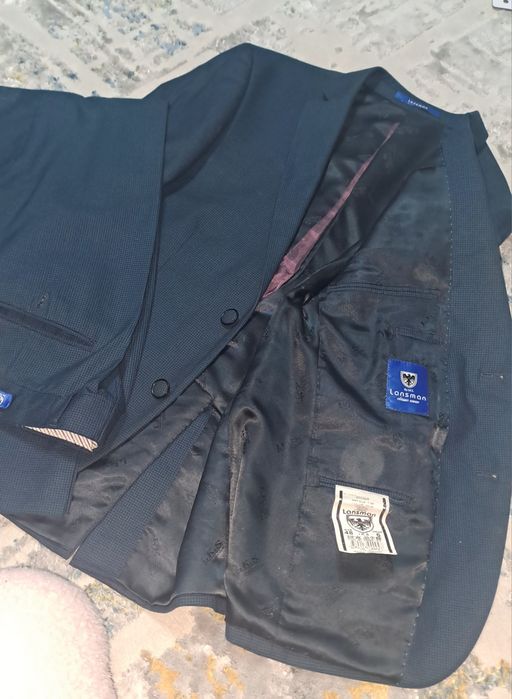 Kastyum shim. 2-3 marta kiyilgan.