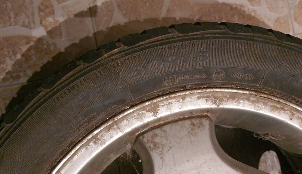 Mercedes джанти(3 бр. - 15") с 2 бр. летни гуми SAVA