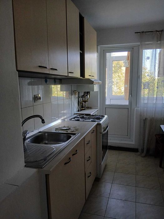 Închiriere apartament 2 camere, direct de la proprietar - zona Podu Roș