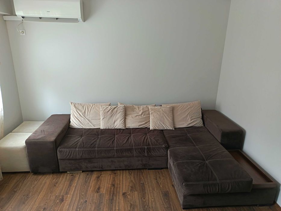 Разтегателен диван