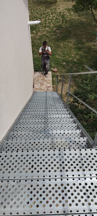 Scara zincate la comanda în toată tara oferim și montaj