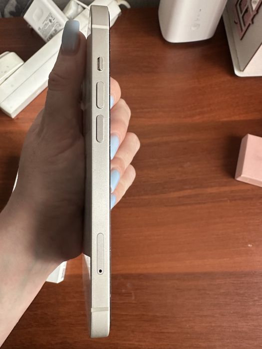 iPhone 14 в идиальном состоянии