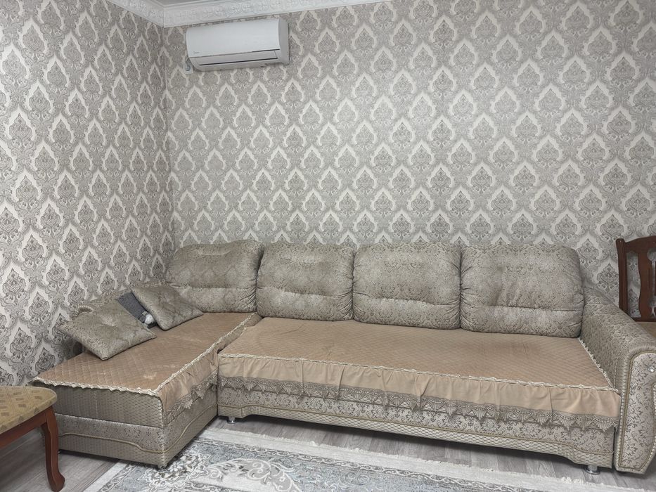 диван угловой в отличном состоянии