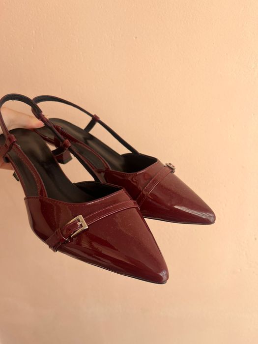 Туфли женские остроносые