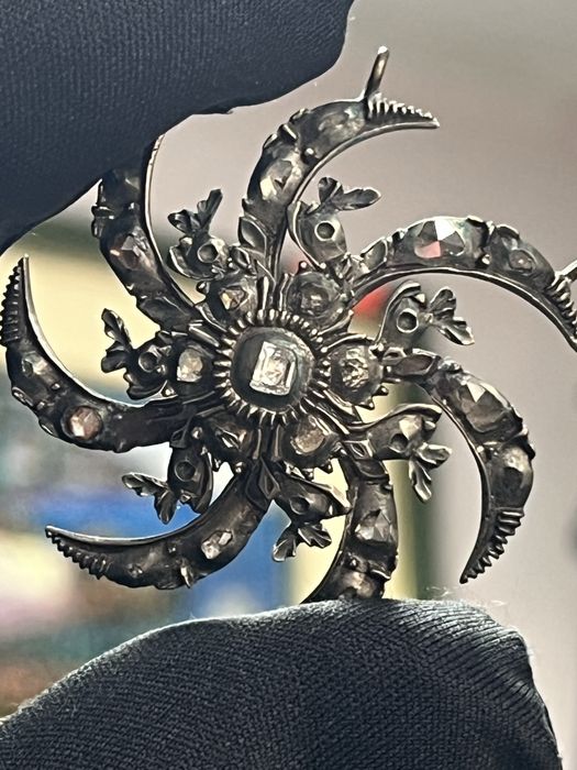 Античен османски медальон от 19-ти век с диаманти (8K злато)