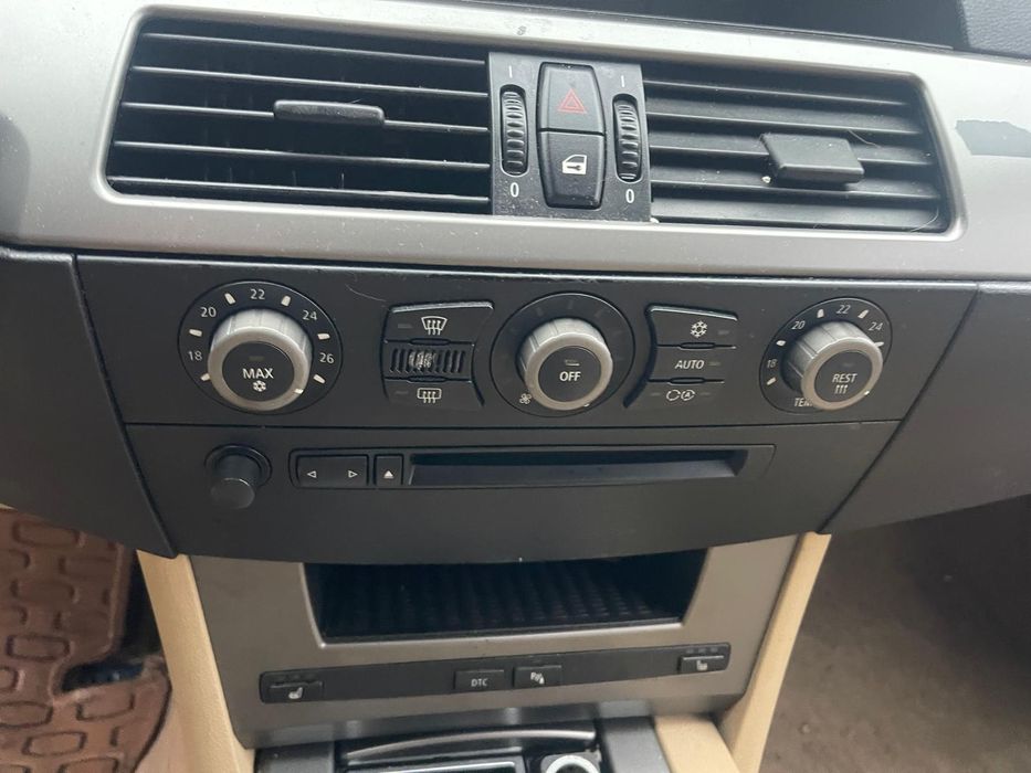 Dezmembrez bmw E61 530 diesel /far dreapta /Panoramic /jante 17/usi/