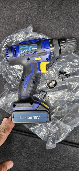 Акумулаторна бормашина Skotek 18V