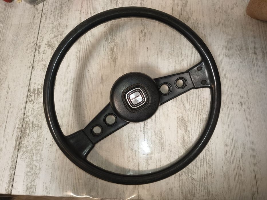 Vând volan de Suzuki LJ80