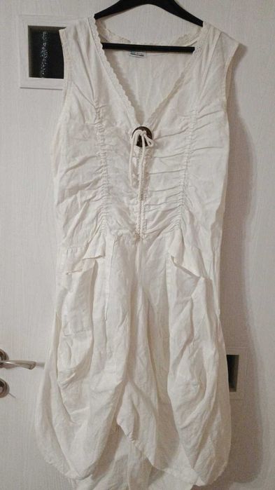 Три рокли от лен в черно и бяло, бежова , бяла  и други рокли