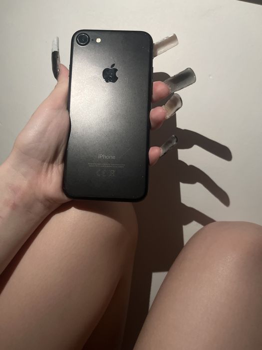 iPhone 7 32GB — АКБ 72%, без коробки
