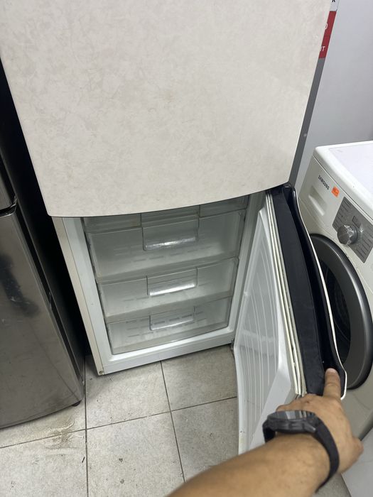 Продам холодильник LG