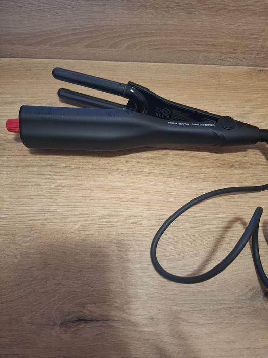 Rowenta x Karl Lagerfeld Waves Addict CF471L, Маша за ретро къдрици