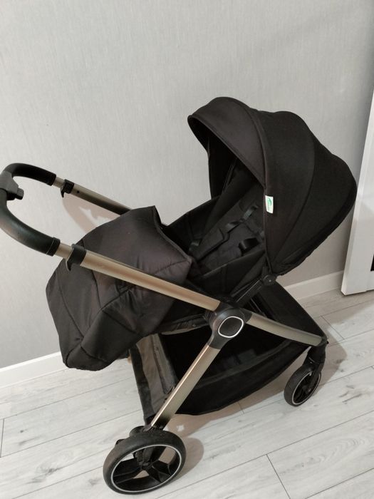 Продается детская коляска 2в1