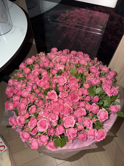 Цветы пионы розы