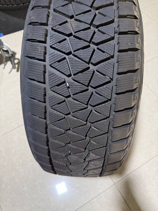 BLIZZAK 285/50 R20