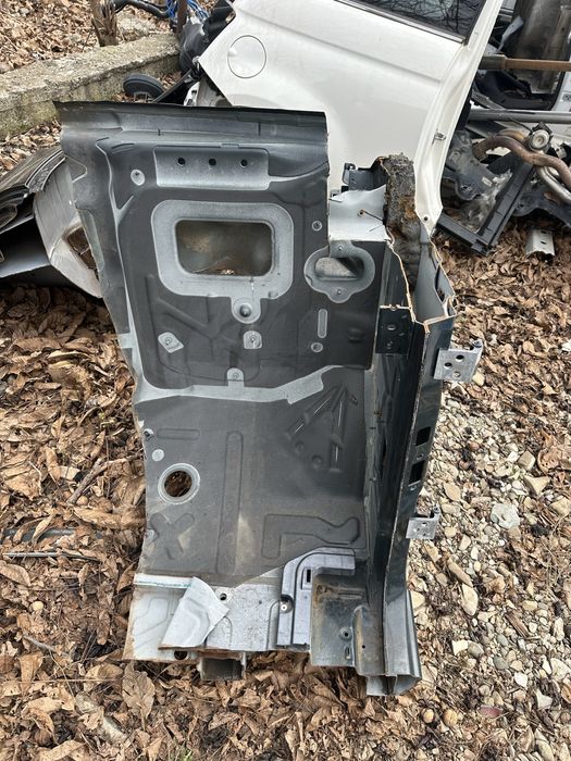 Lonjeron / Prag / Stalp dreapta Mercedes Vito W447, 2015-2023