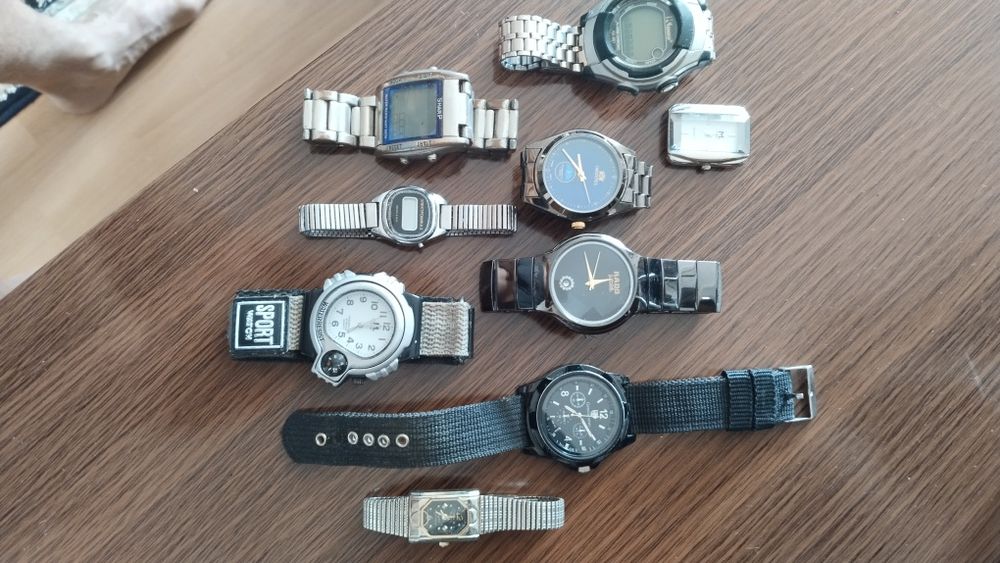 Продам часы ручные.