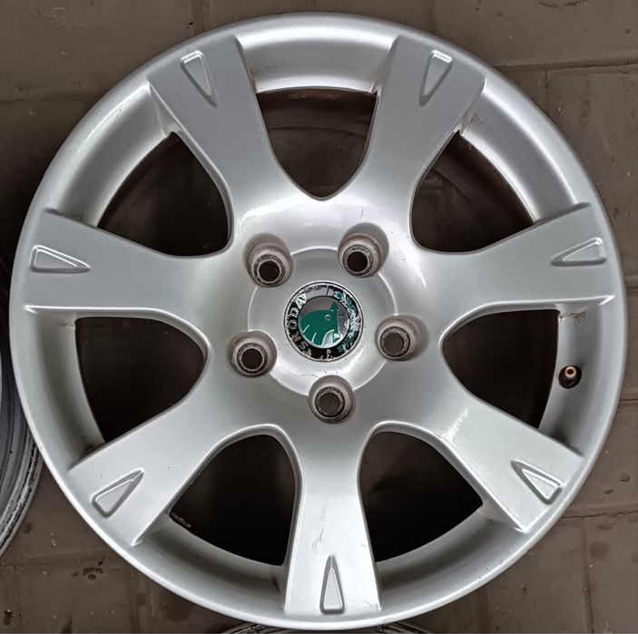 Диски на Шкоду R16 б/у из Германии