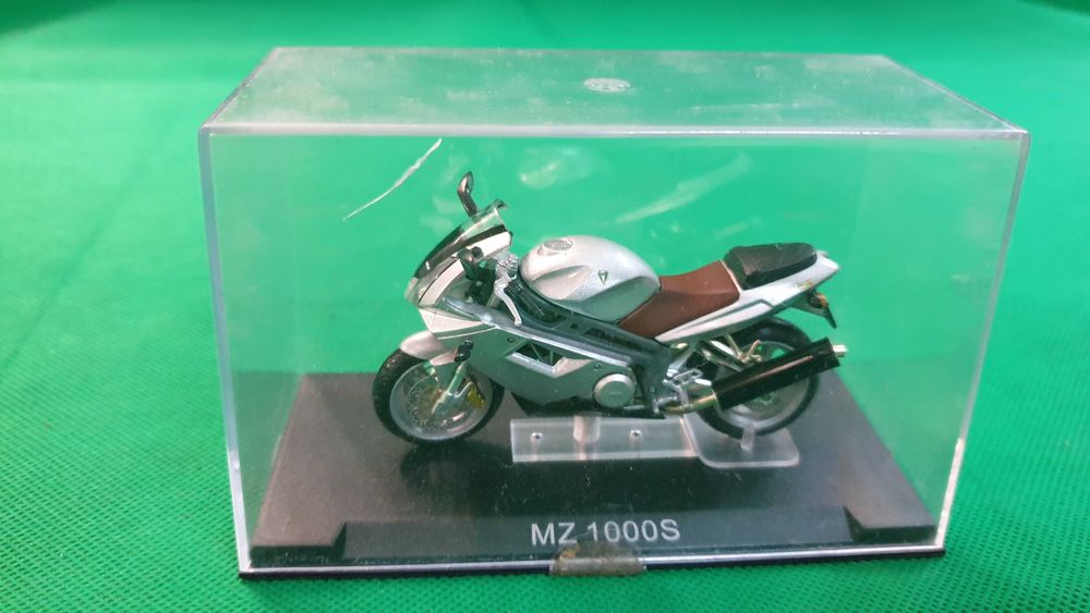 Motociclete scara 1/24 - LOT