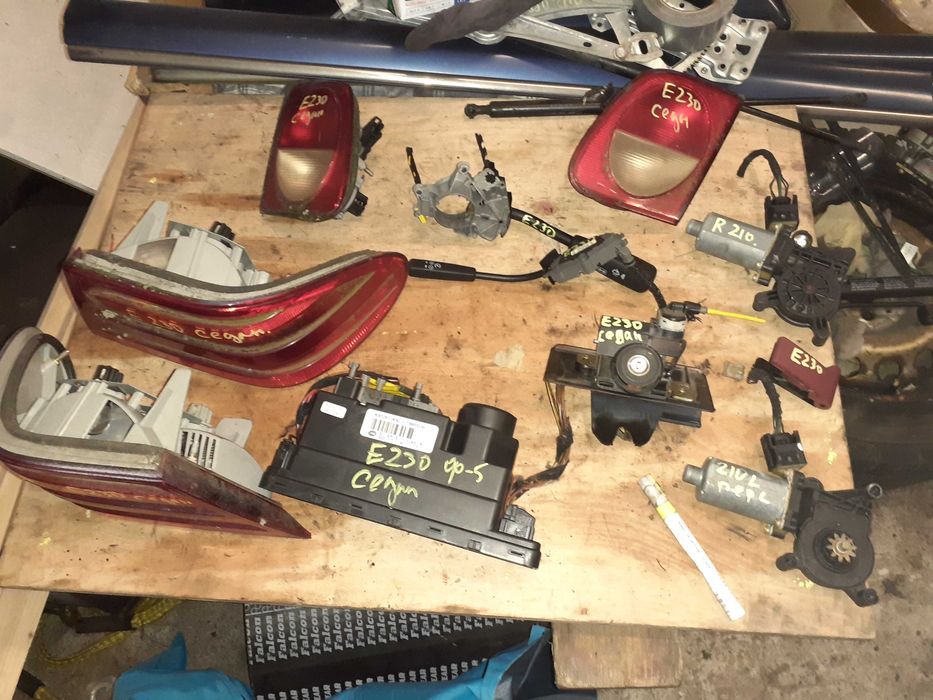 Запчасти Мерседес Е220 210 двери багажник коробка турбина