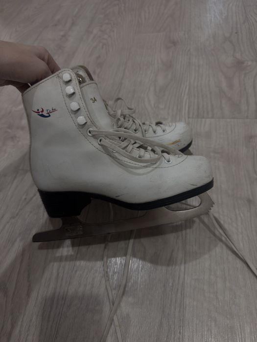 Коньки р.34 женские