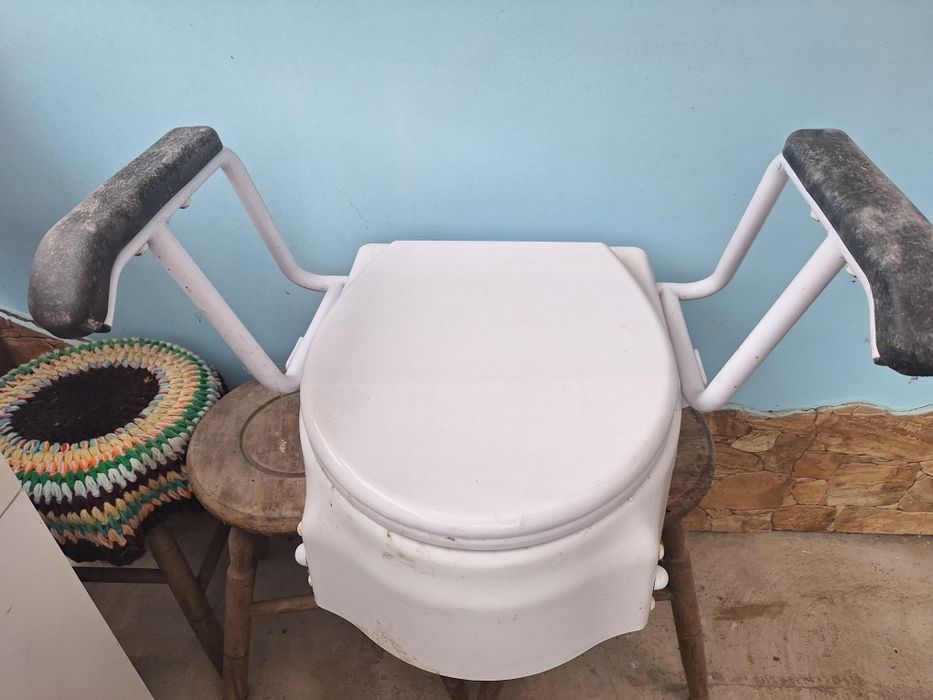 Vand centrala veche, mobila baie, rezelvor wc, etc