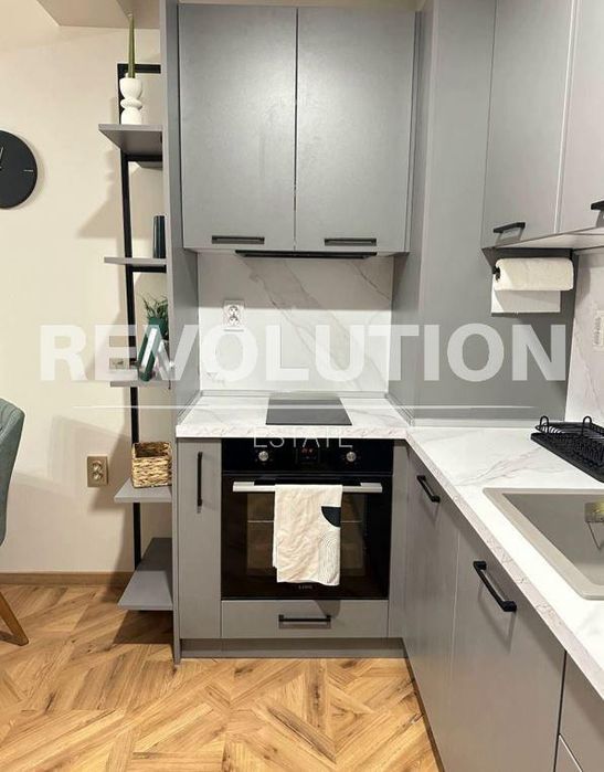 Дава се под наем Двустаен апартамент в Варна, Бриз - 68 кв.м за 648.21 € - Снимка #3