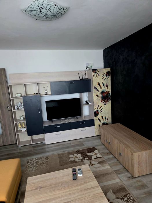 Inchiriez  apartament micro 5