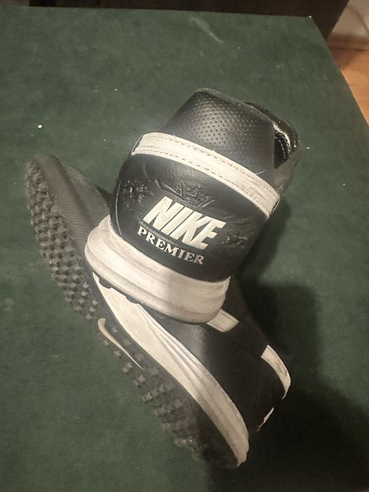 Ghete fotbal Nike Premier marimea 43