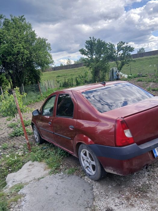 Vând Logan 16. Cu gpl. 2005.