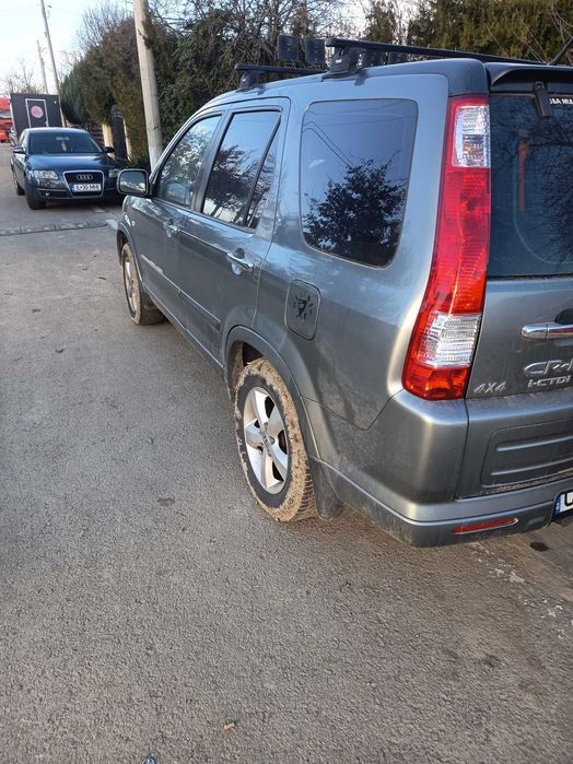 Vând honda cr-v an 2005 motor 2.2 diesel
