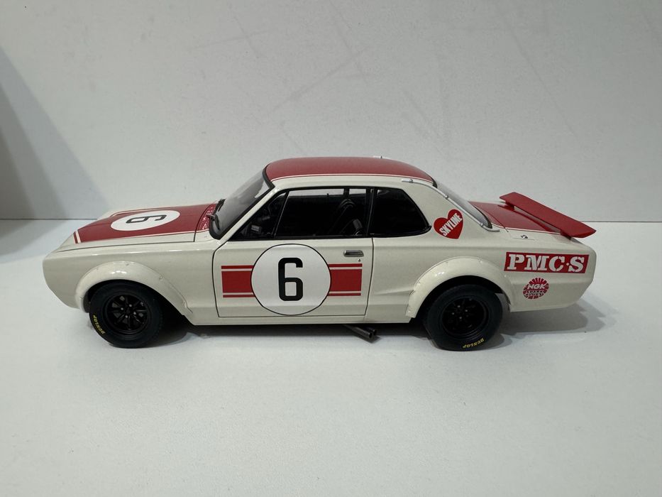 Модель 1/18 масштаб ( AUTOart )