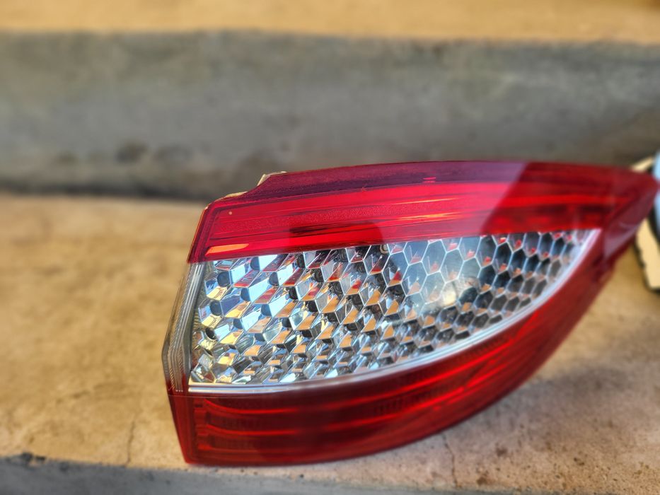 Faruri xenon Ford Mondeo MK4