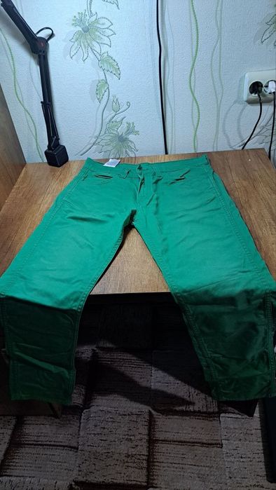 зелёные джинсы на мальчика и девочку