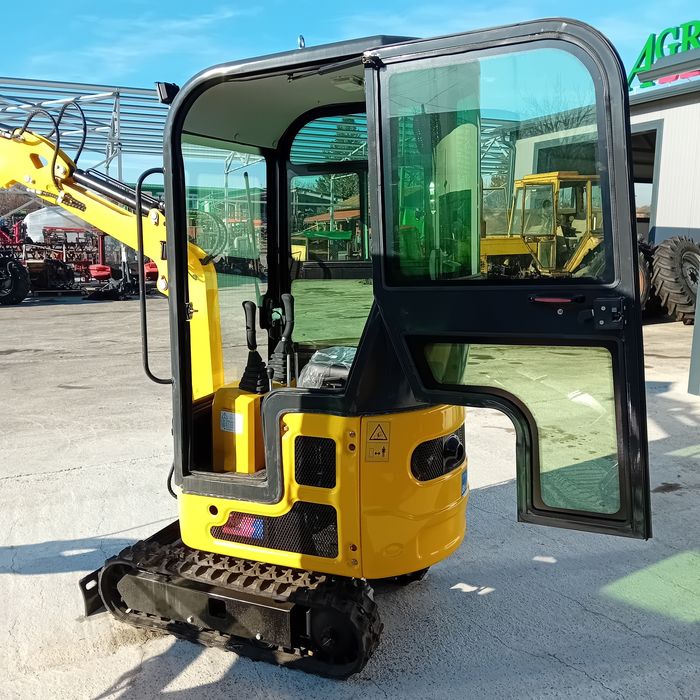 Багер 1 тон с гумени вериги