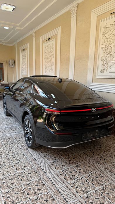 Toyota crown 2024 gibrid