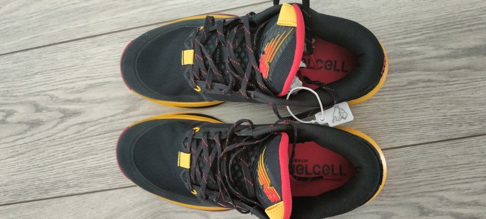 New Balance кроссовки