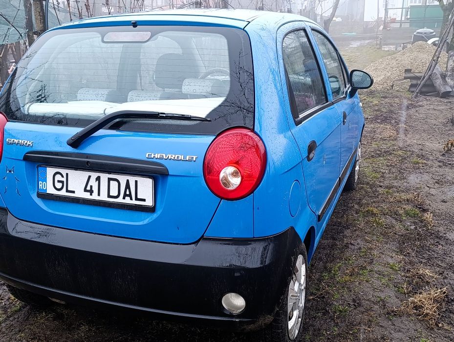 Vând Chevrolet Spark