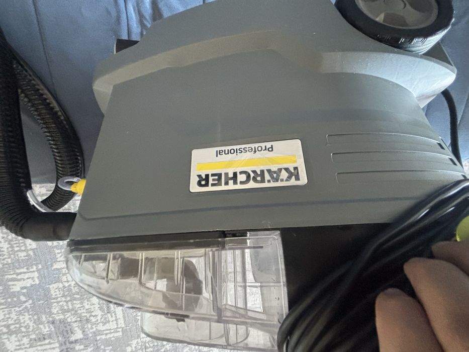 Продам карчер моющий пылесос