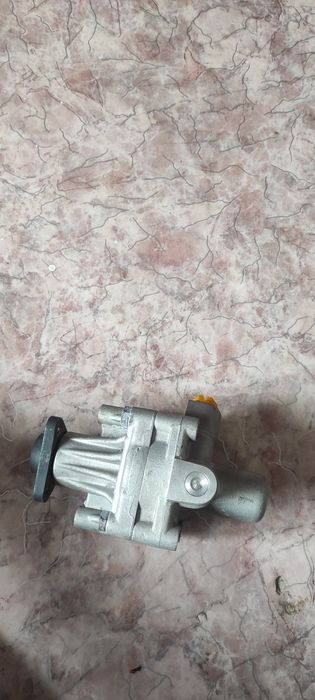 Новый Гур Ауди А4 100 с4