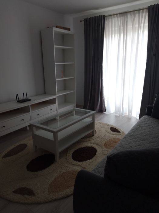 Ofer spre închiriere apartament cu 2 camere