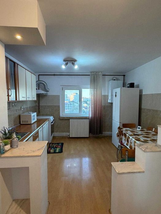 Inchiriez apt cu 3 camere