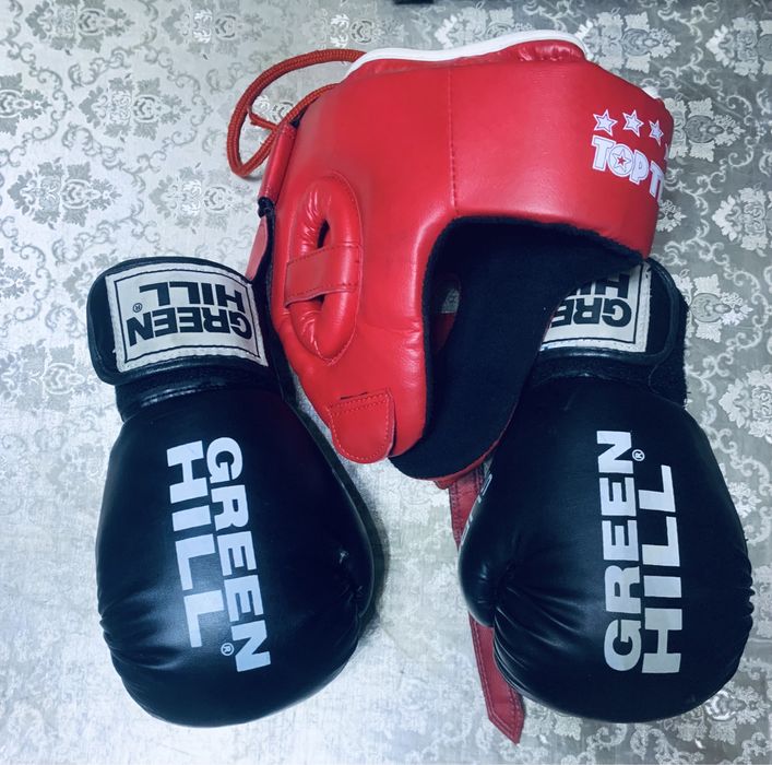 Продам боксерские перчатки