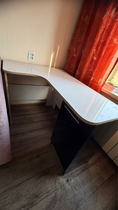 Рабочий стол угловой